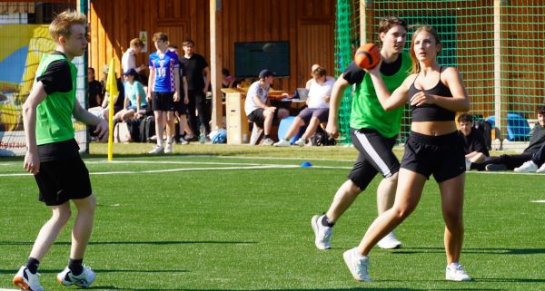 Schülr spielen Ultimate Football