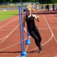 Schülerin beim Schlängellauf