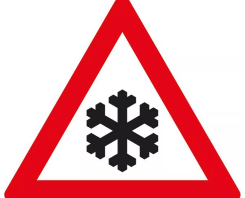 Abgebildet ist das Verkehrszeichen 101-51, ein Warnzeichen vor Schnee- oder Eisglätte